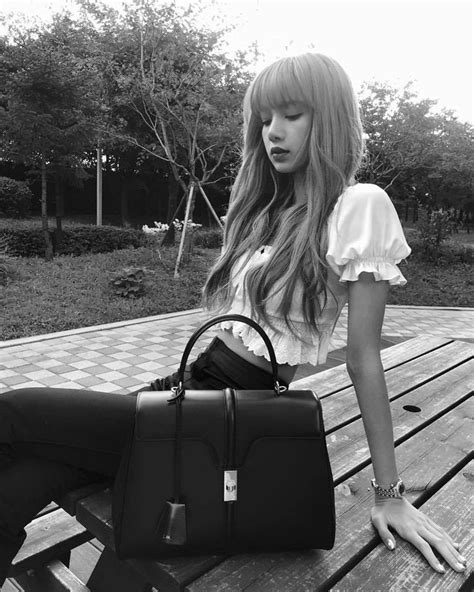 lisa blackpink handbags